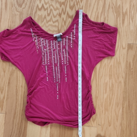 Elegant Fuchsia Cold Shoulder Top - Picture 14 of 17